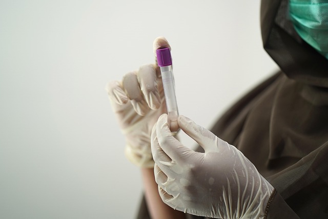 Novo exame de sangue para diagnóstico de Alzheimer é lançado no Brasil: detalhes sobre elegibilidade, custo e interpretação dos resultados